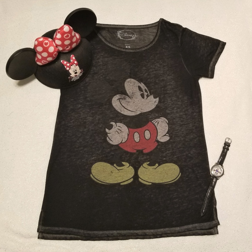 Disney vintage style black tee